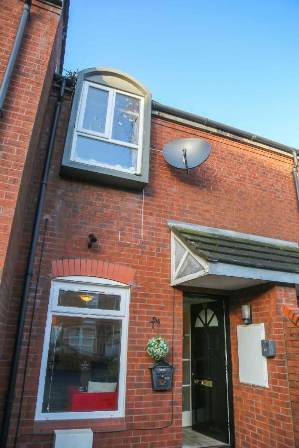 Apartment Great Location - City Centre - Parking - 4 Beds - 2 Bedrooms *