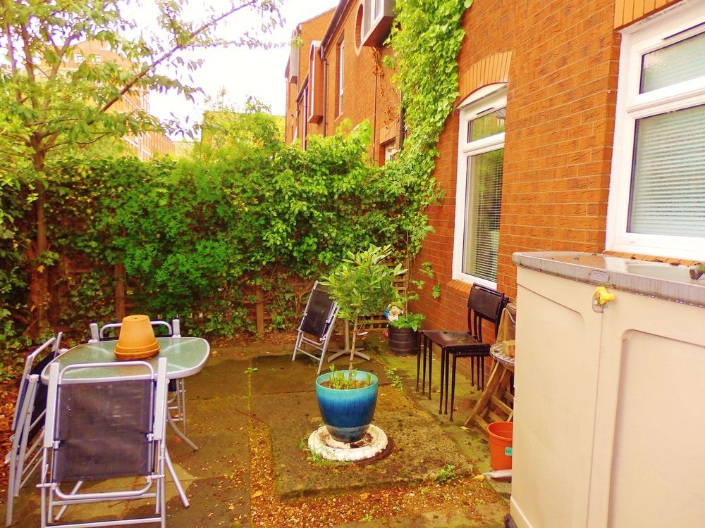 Great Location - Centre - Parking - 4 Beds - 2 Bedrooms * Belfast