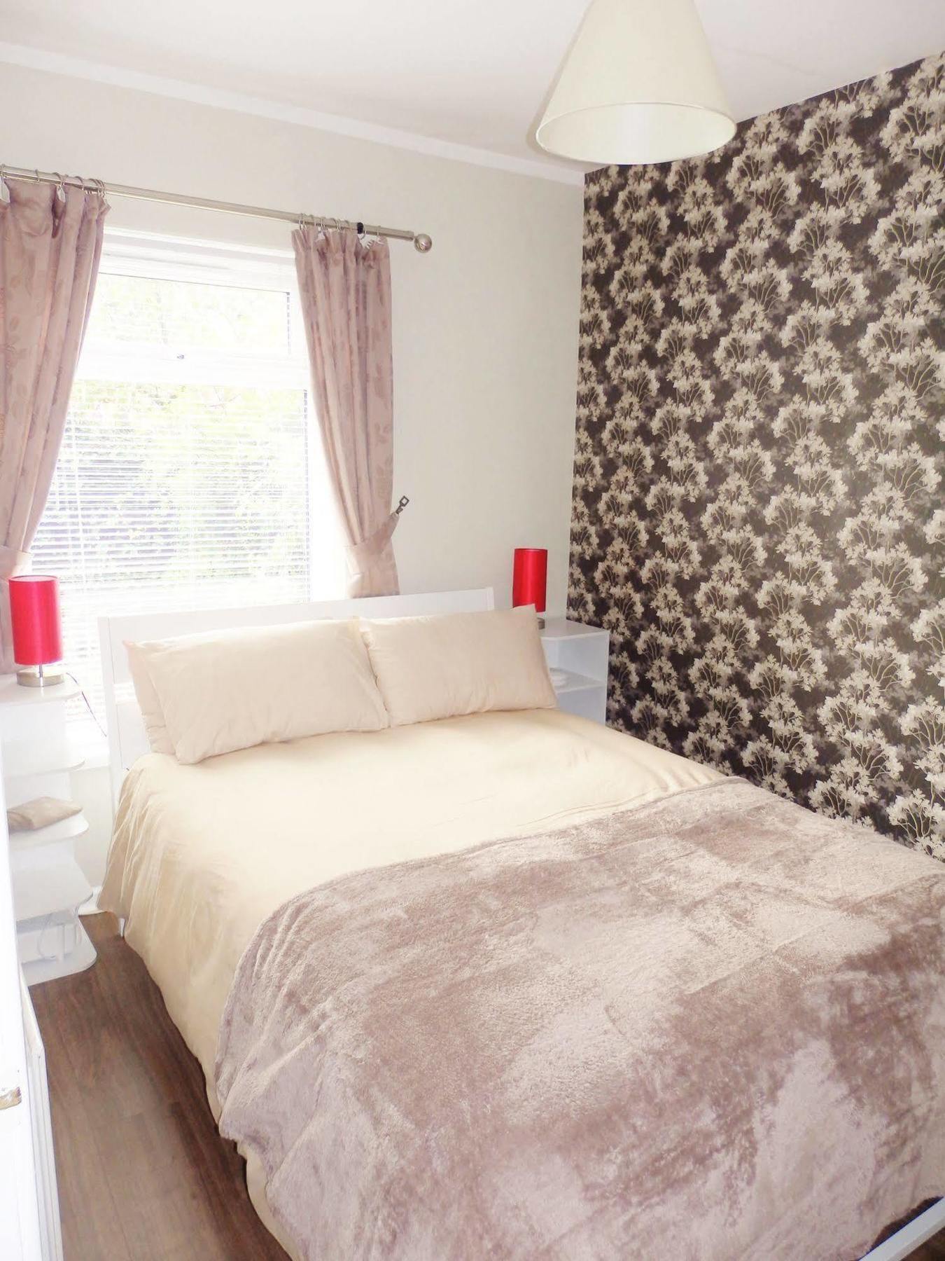 Appartement Great Location - Centre - Parking - 4 Beds - 2 Bedrooms *